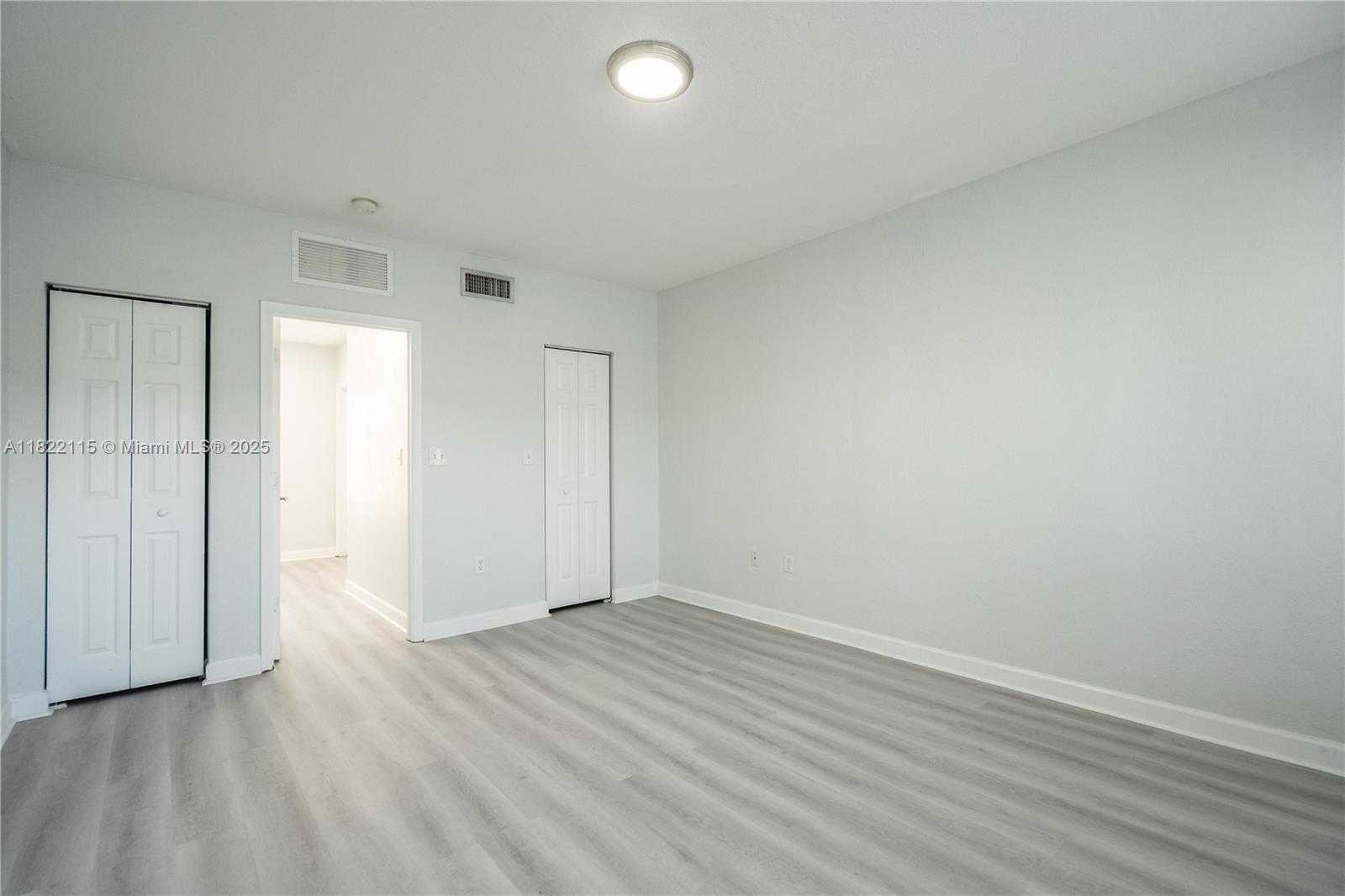 Small Image of 2180 BAY DR #4A, Miami Beach Number 13