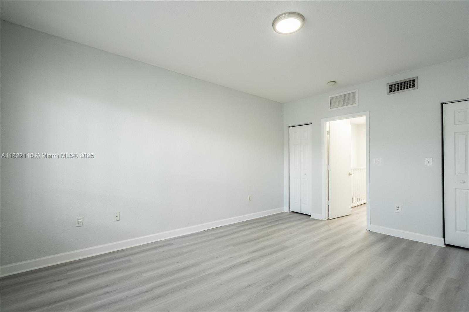 Small Image of 2180 BAY DR #4A, Miami Beach Number 14