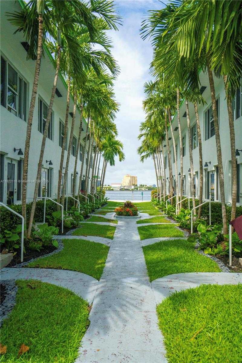 Small Image of 2180 BAY DR #4A, Miami Beach Number 17