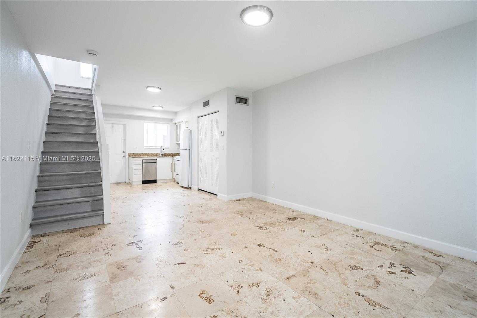 Small Image of 2180 BAY DR #4A, Miami Beach Number 4