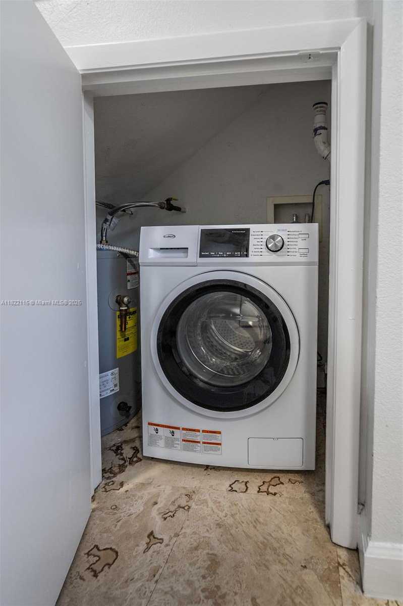 Small Image of 2180 BAY DR #4A, Miami Beach Number 9