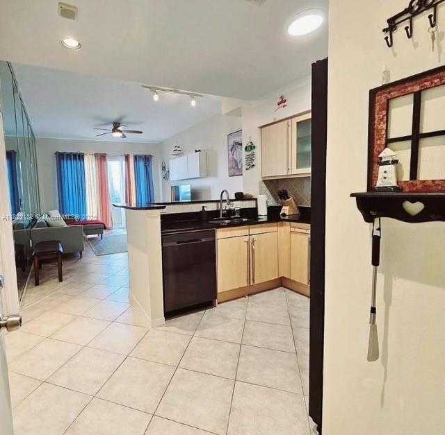 Small Image of 2080 SOUTH OCEAN DR #104, Hallandale Beach Number 10