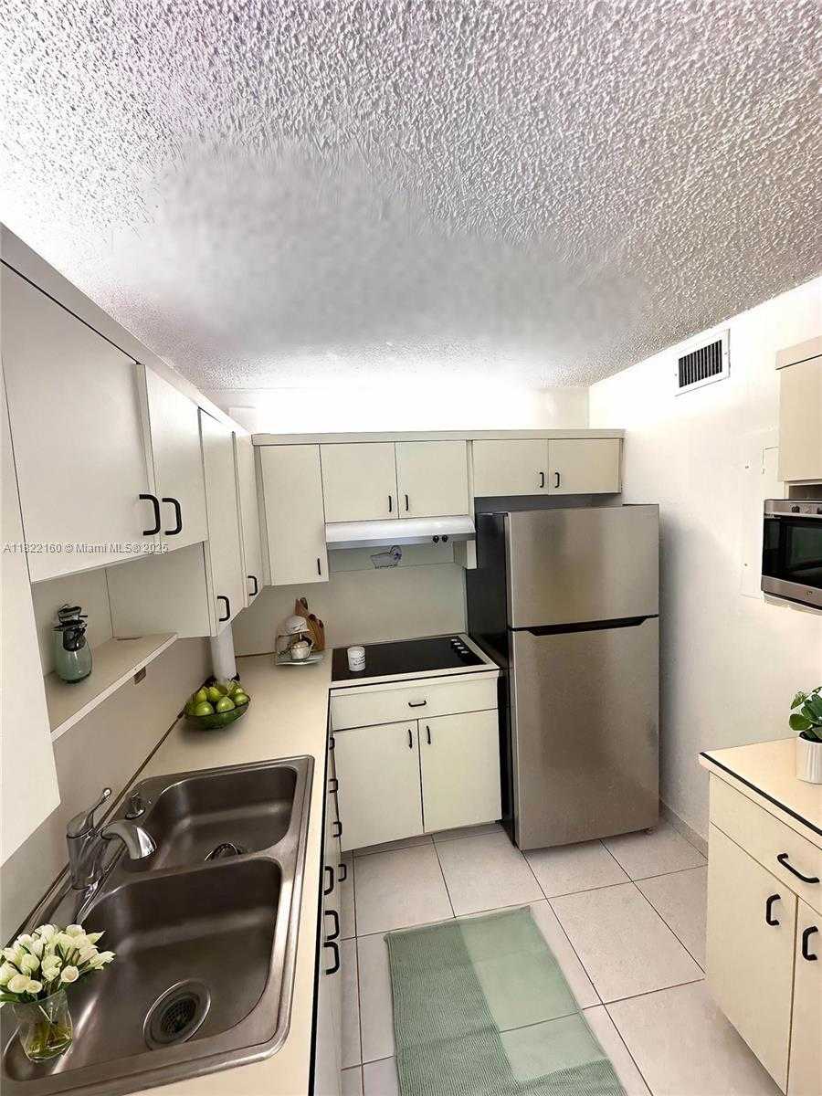 Small Image of 4675 WEST 18TH CT #801, Hialeah Number 3