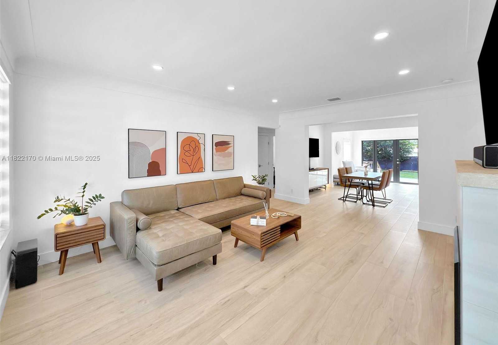 Small Image of 130 SOUTH WEST 25TH RD, Miami Number 11