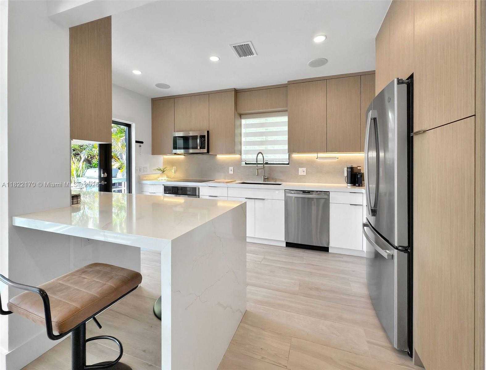 Small Image of 130 SOUTH WEST 25TH RD, Miami Number 20