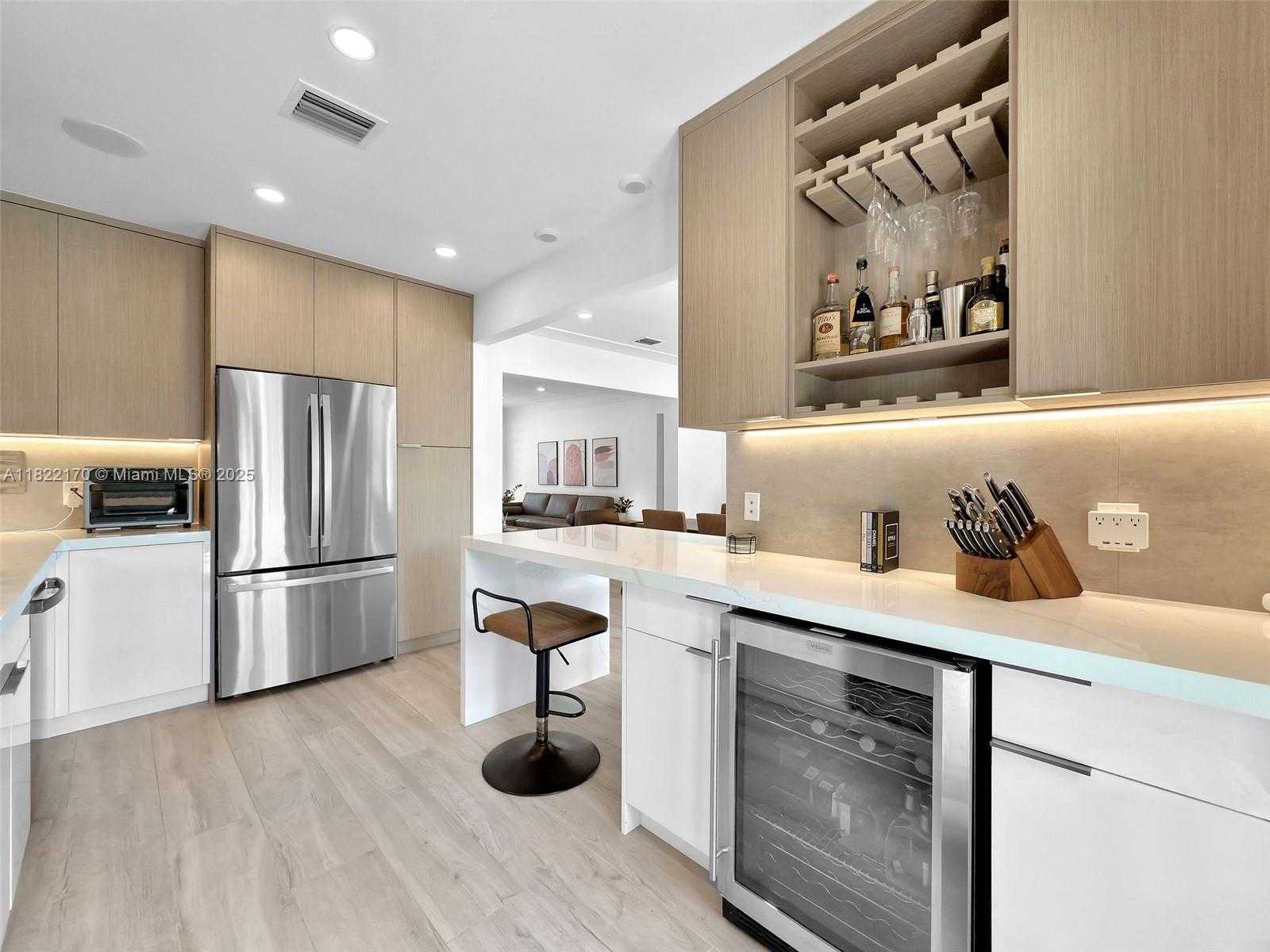 Small Image of 130 SOUTH WEST 25TH RD, Miami Number 22