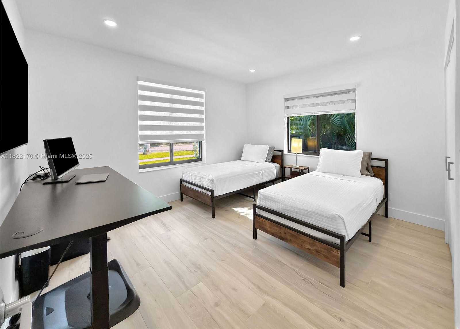 Small Image of 130 SOUTH WEST 25TH RD, Miami Number 24