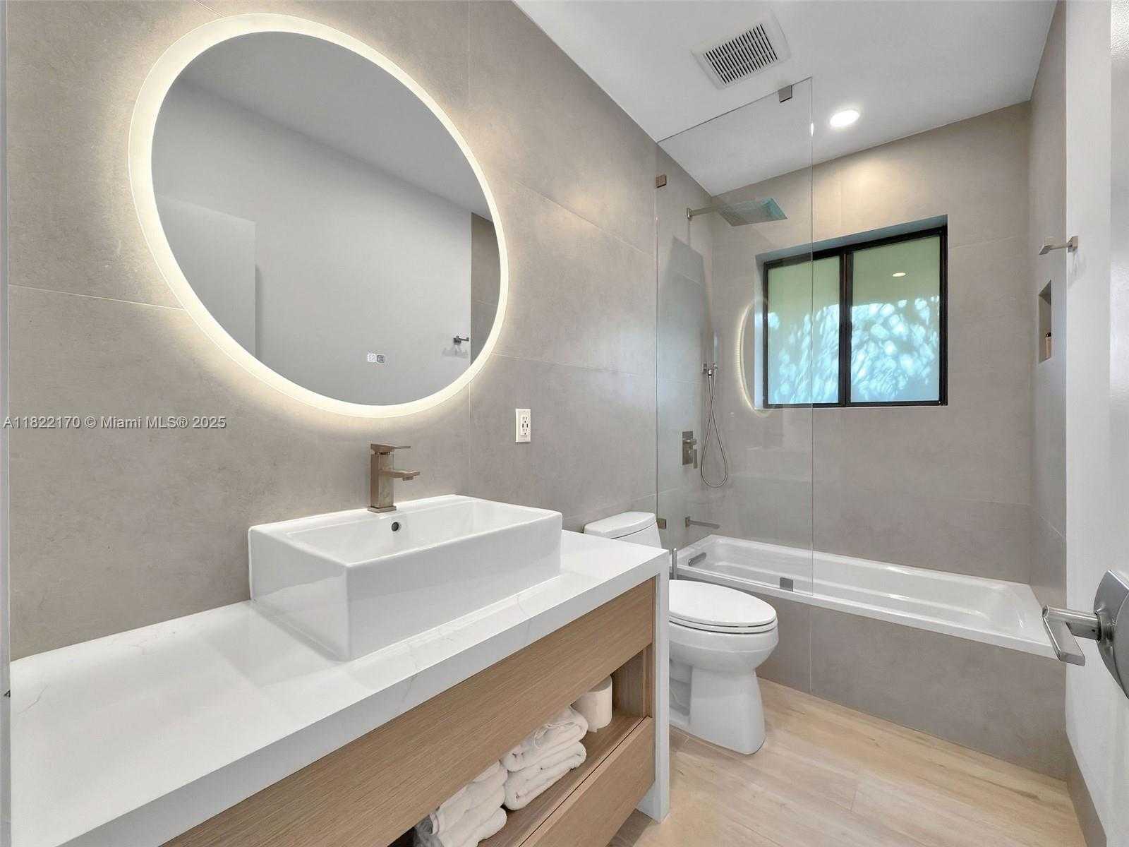 Small Image of 130 SOUTH WEST 25TH RD, Miami Number 26