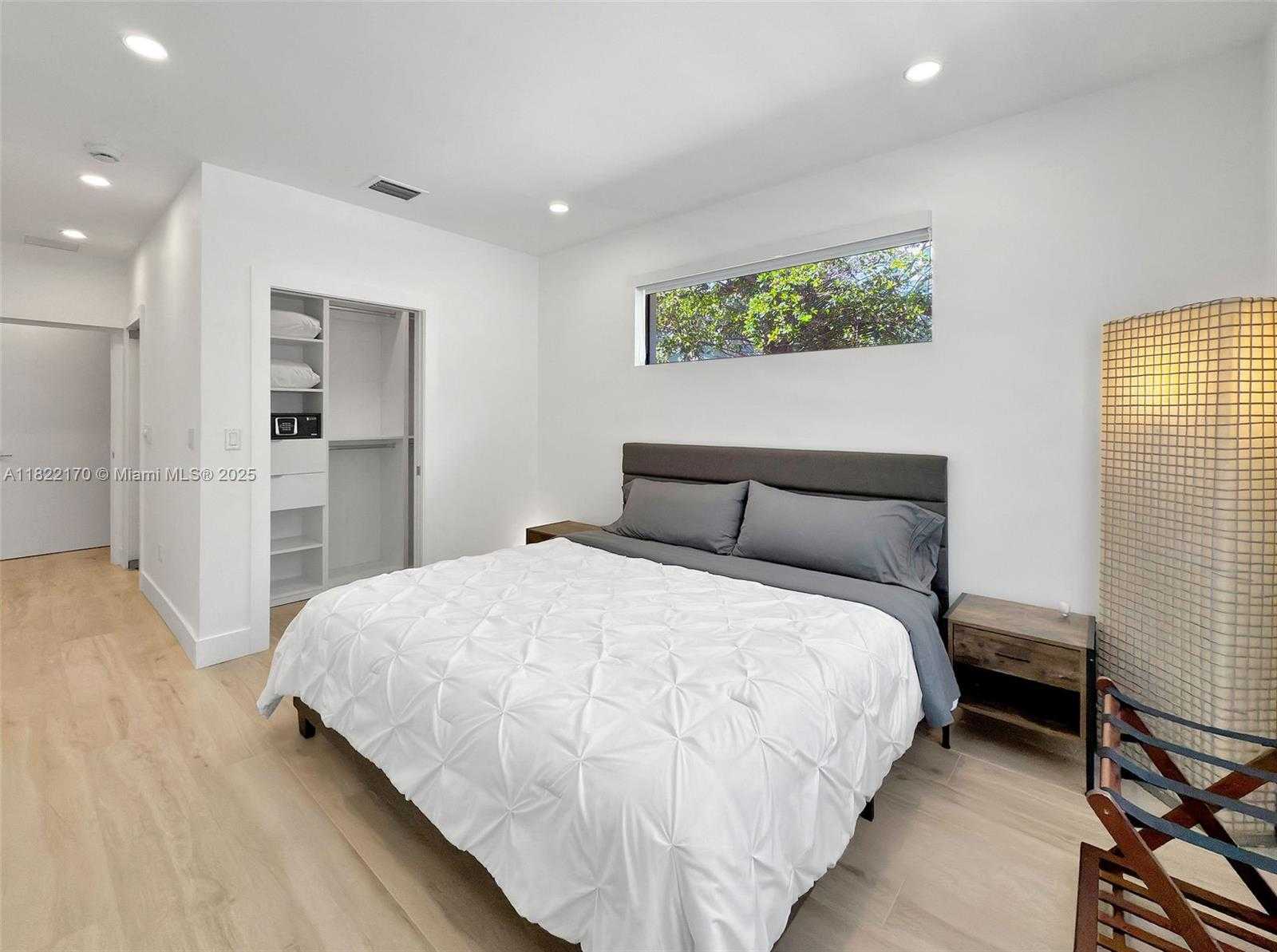 Small Image of 130 SOUTH WEST 25TH RD, Miami Number 28