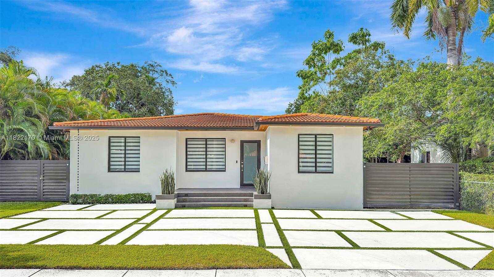 Small Image of 130 SOUTH WEST 25TH RD, Miami Number 3