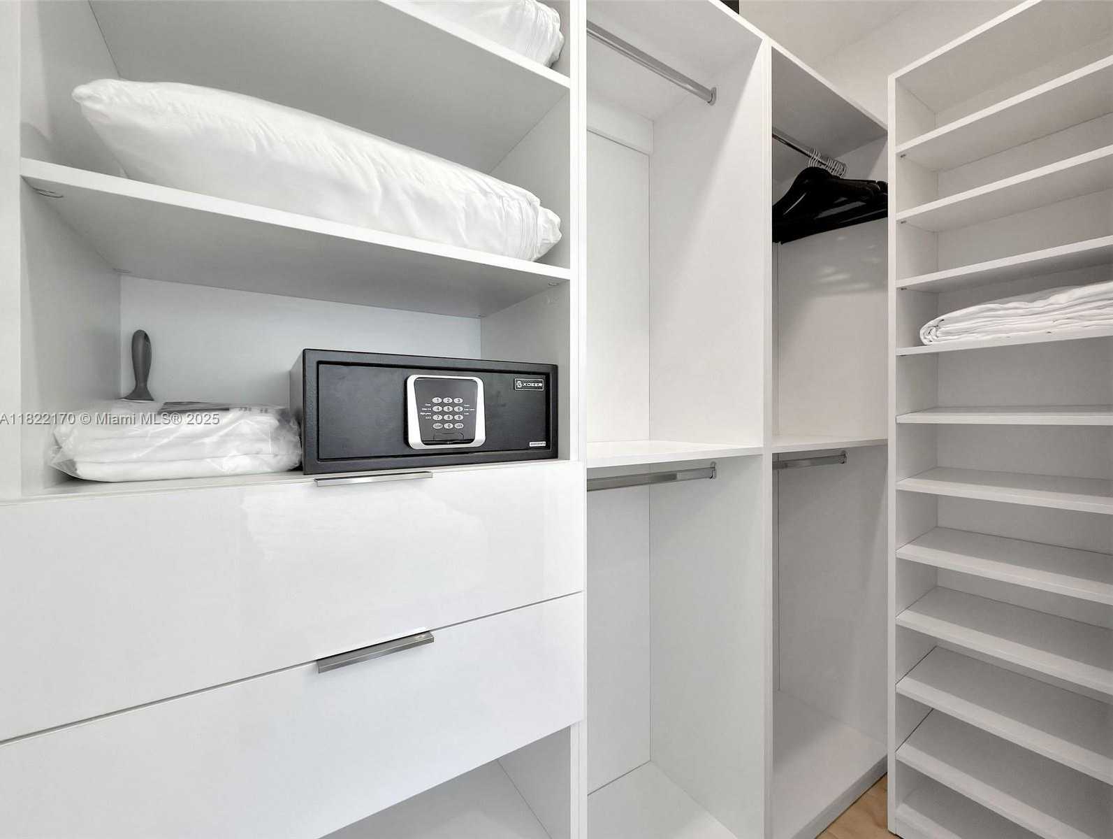 Small Image of 130 SOUTH WEST 25TH RD, Miami Number 30