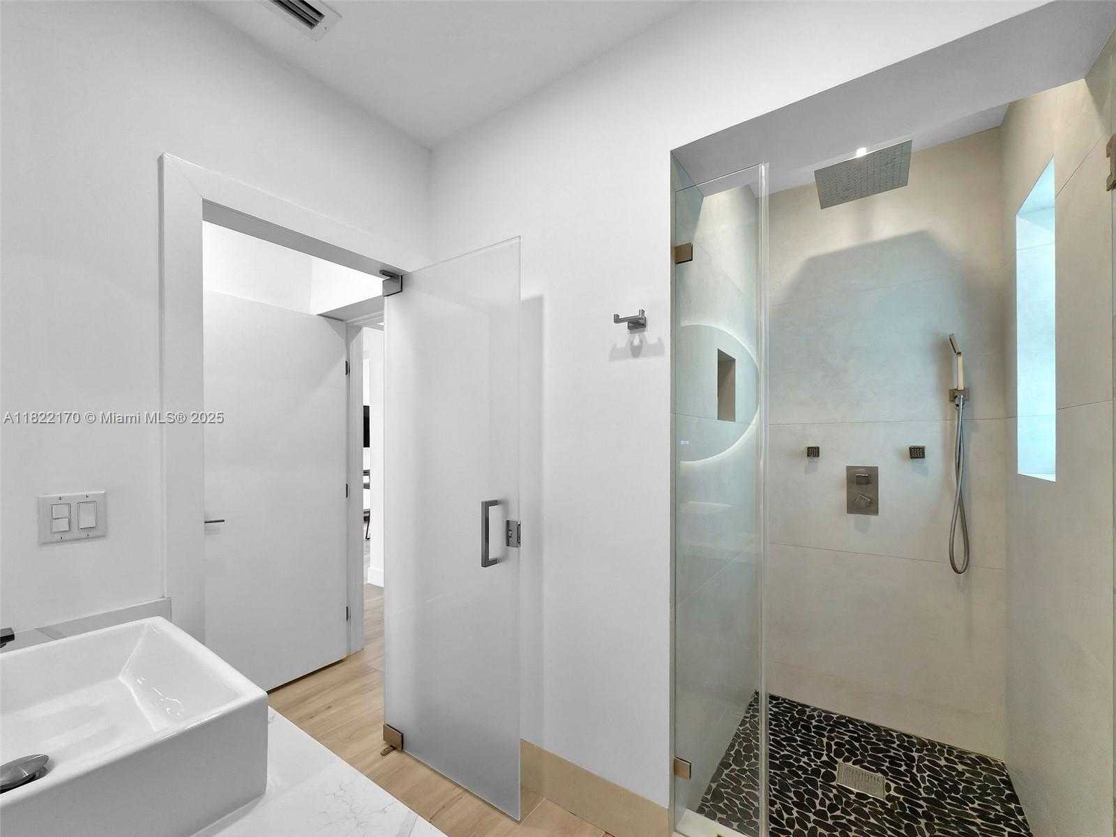 Small Image of 130 SOUTH WEST 25TH RD, Miami Number 32
