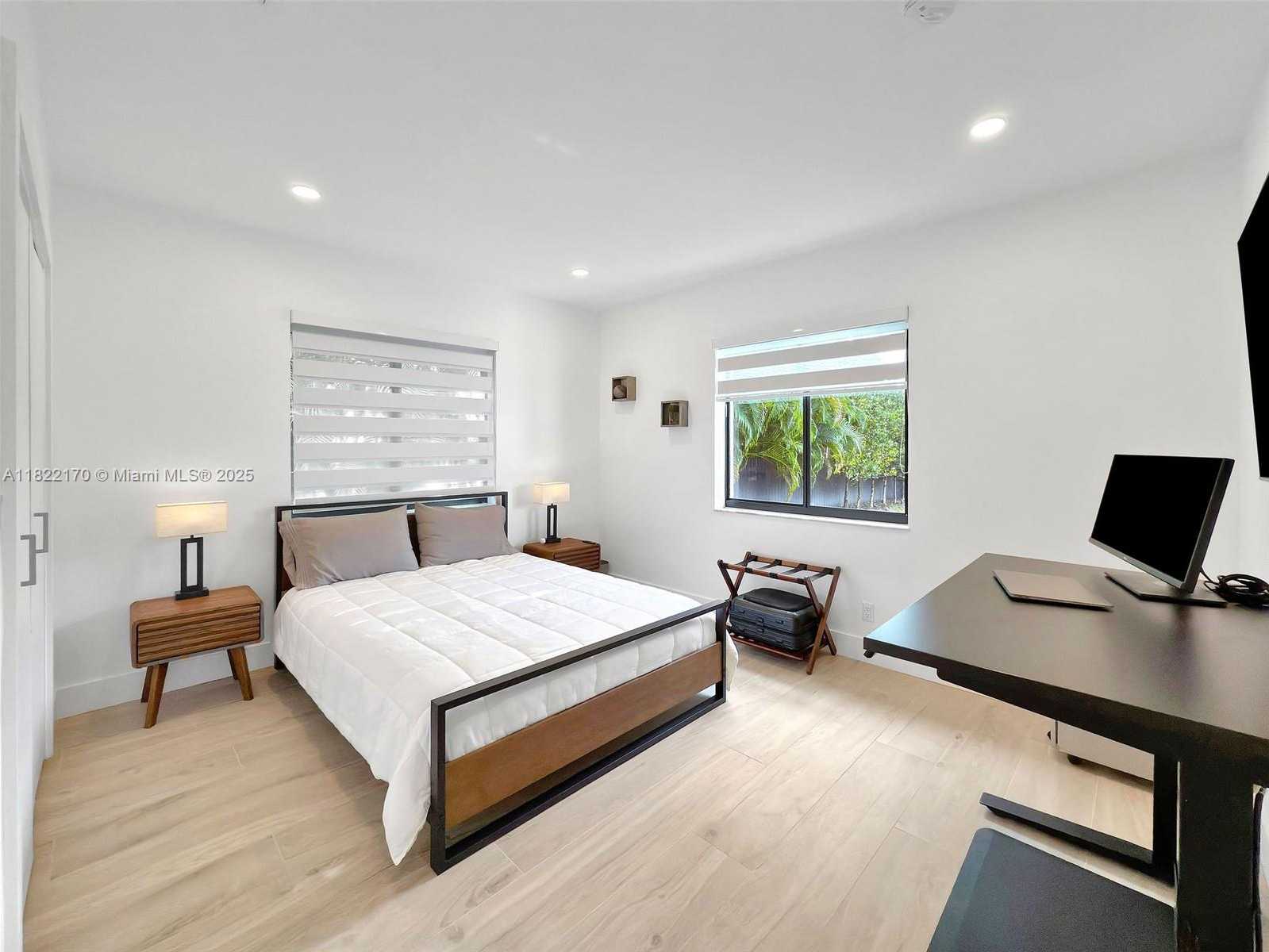 Small Image of 130 SOUTH WEST 25TH RD, Miami Number 33