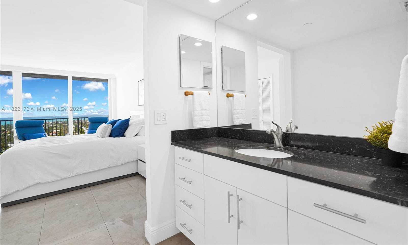 Small Image of 881 OCEAN DR #21D, Key Biscayne Number 17
