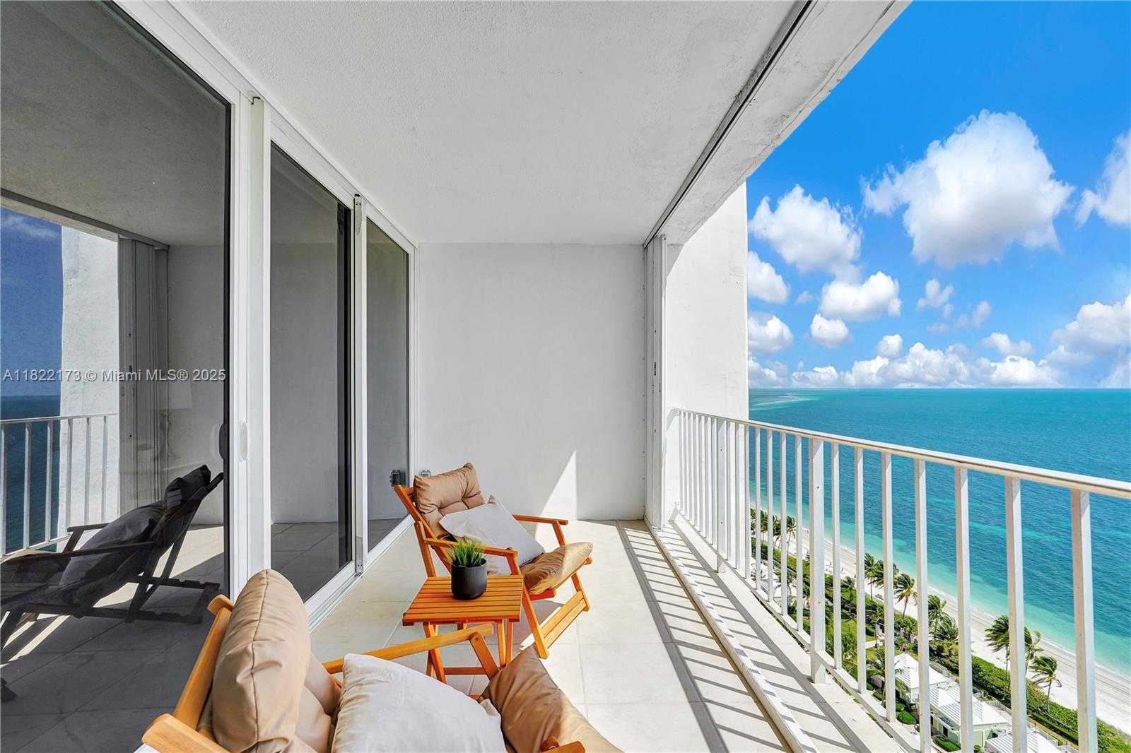 Small Image of 881 OCEAN DR #21D, Key Biscayne Number 3