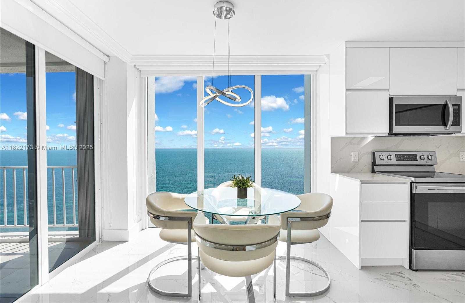 Small Image of 881 OCEAN DR #21D, Key Biscayne Number 6