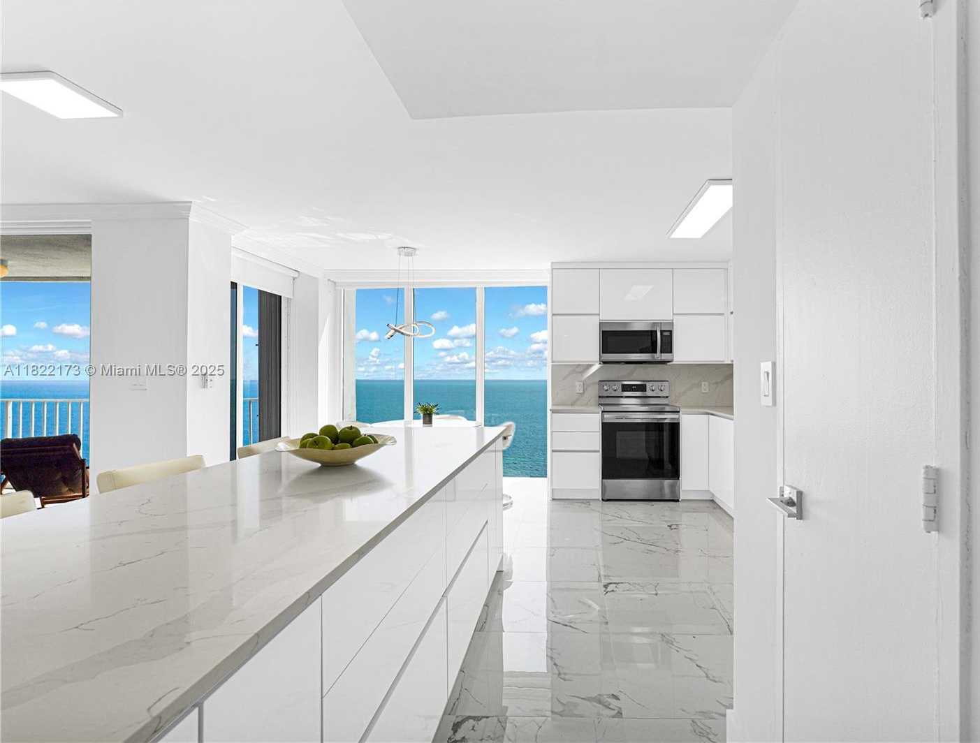 Small Image of 881 OCEAN DR #21D, Key Biscayne Number 8