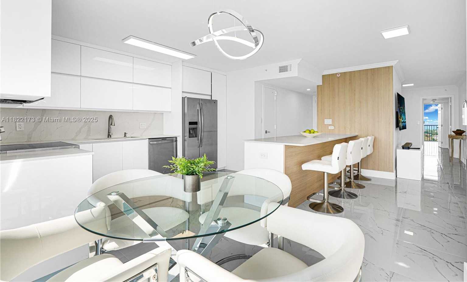 Small Image of 881 OCEAN DR #21D, Key Biscayne Number 9