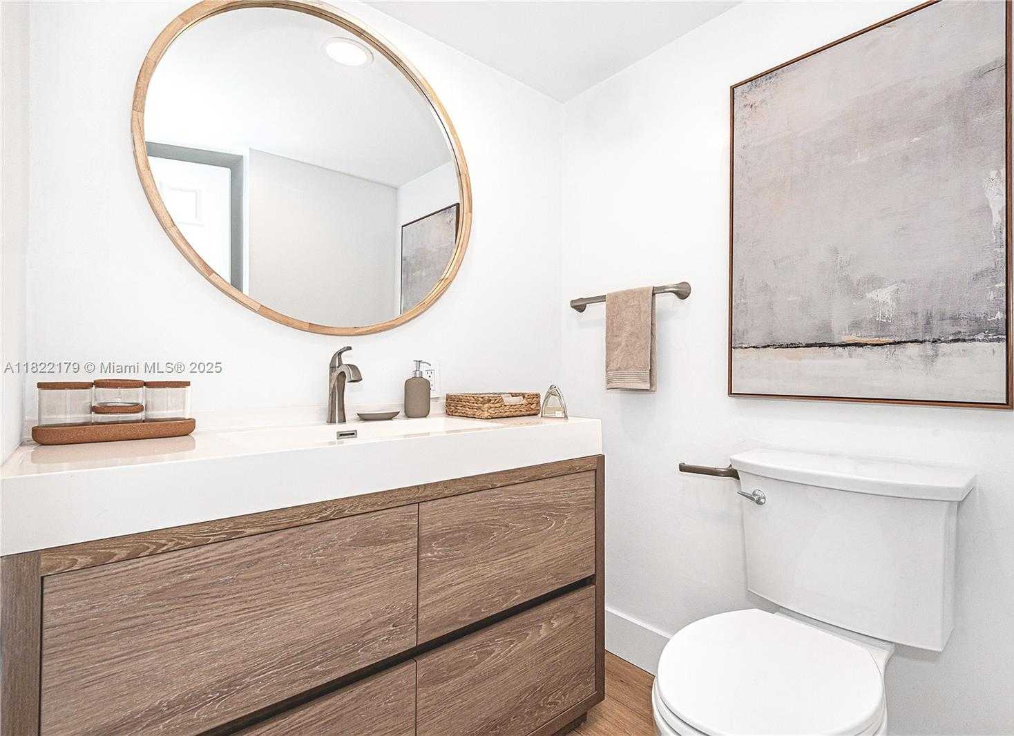 Small Image of 6770 INDIAN CREEK DR #10A, Miami Beach Number 10