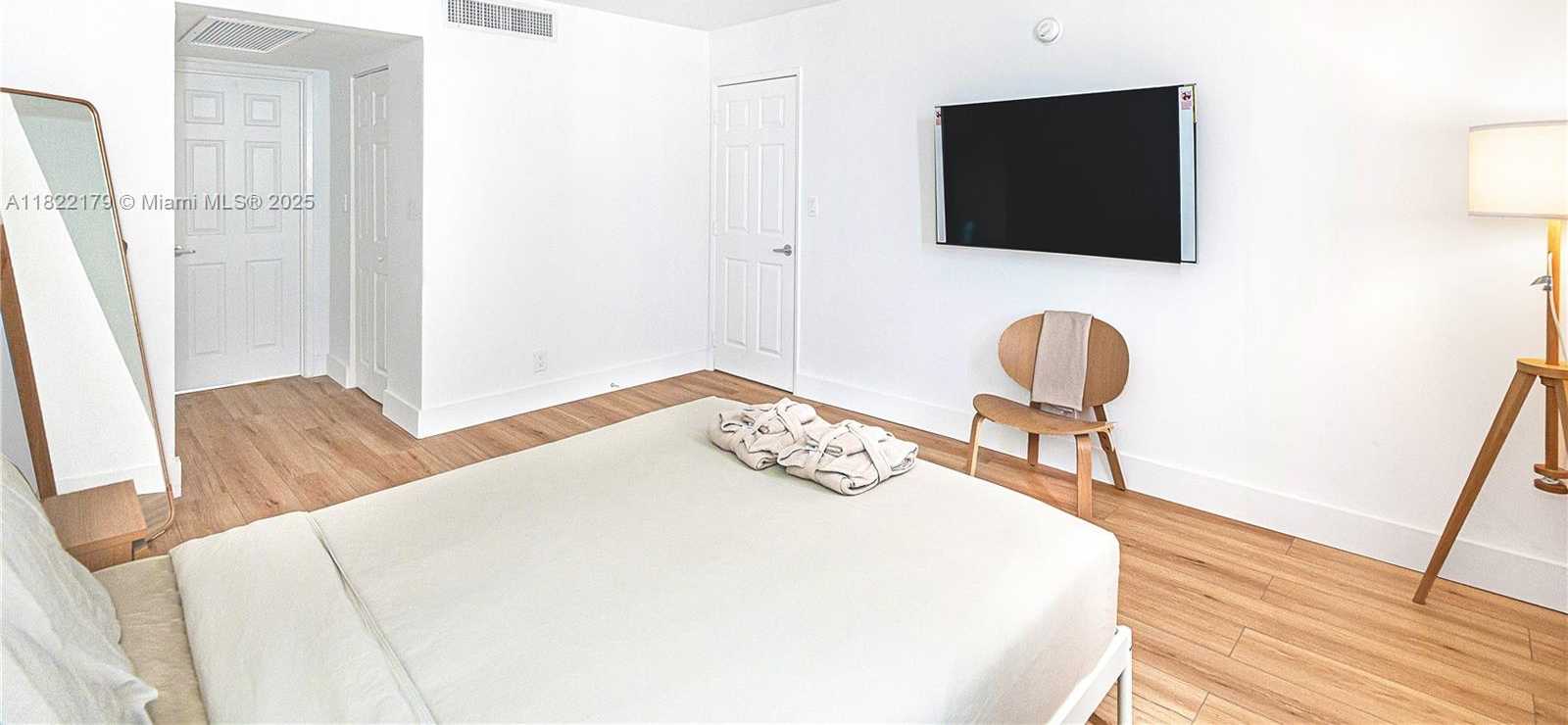 Small Image of 6770 INDIAN CREEK DR #10A, Miami Beach Number 12