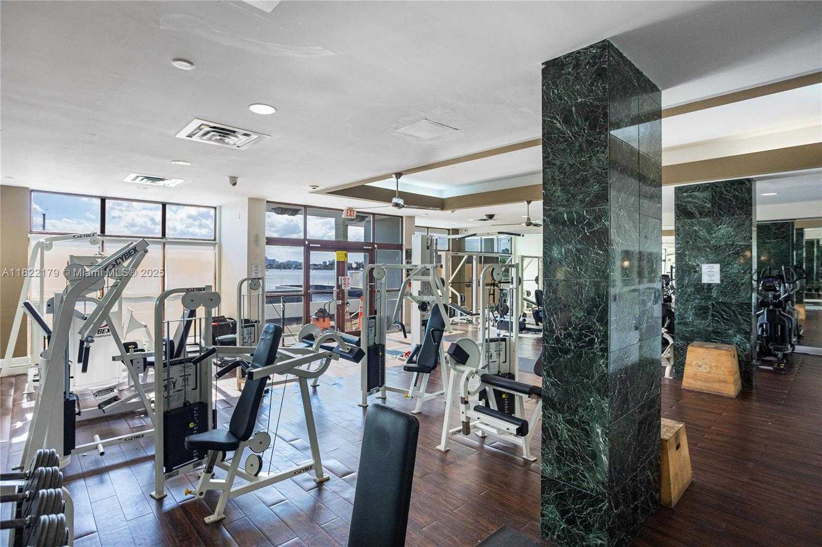 Small Image of 6770 INDIAN CREEK DR #10A, Miami Beach Number 15