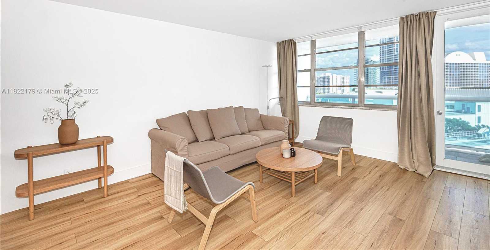 Small Image of 6770 INDIAN CREEK DR #10A, Miami Beach Number 3