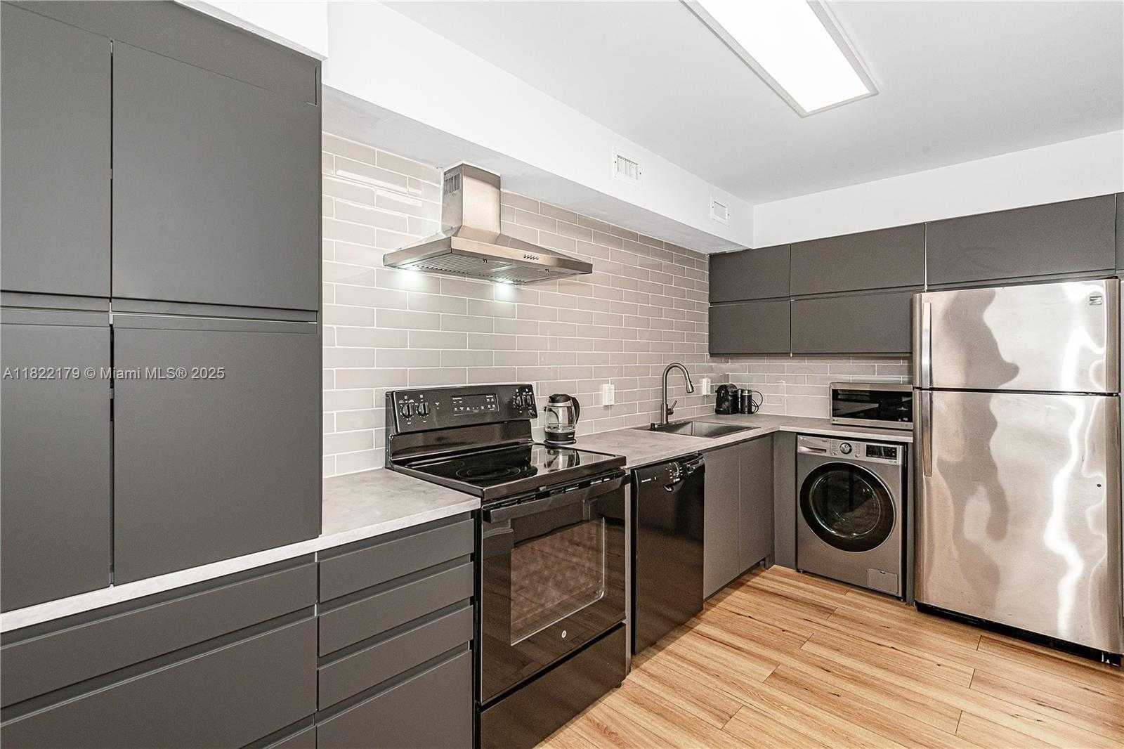 Small Image of 6770 INDIAN CREEK DR #10A, Miami Beach Number 6