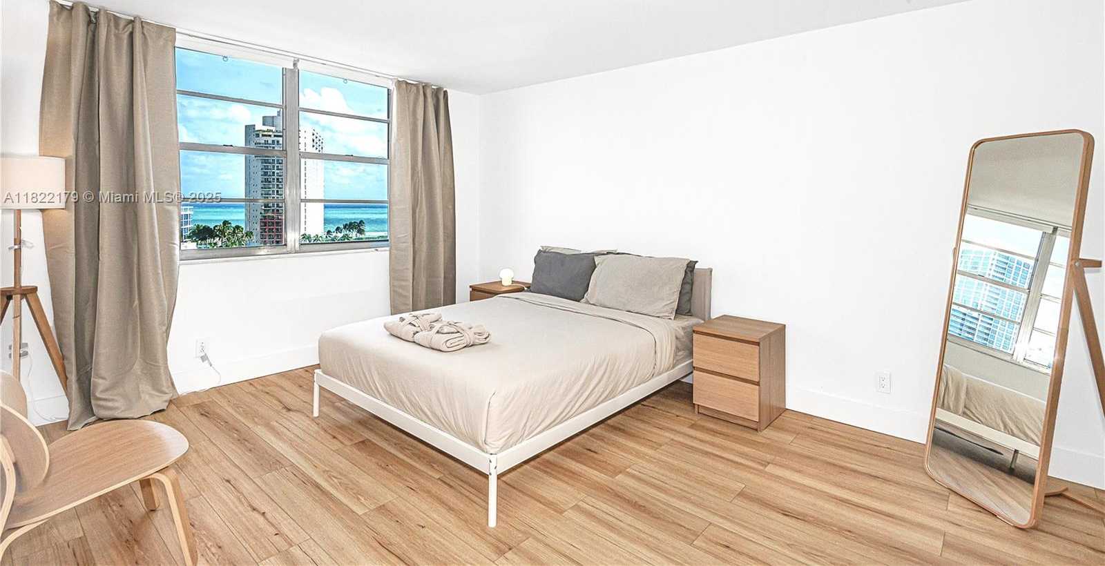Small Image of 6770 INDIAN CREEK DR #10A, Miami Beach Number 8