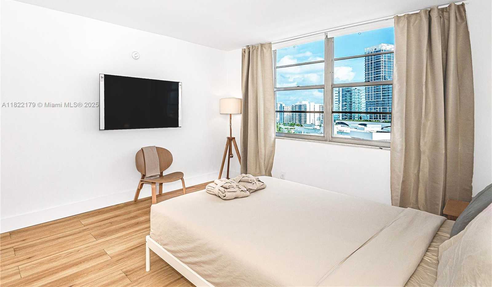 Small Image of 6770 INDIAN CREEK DR #10A, Miami Beach Number 9
