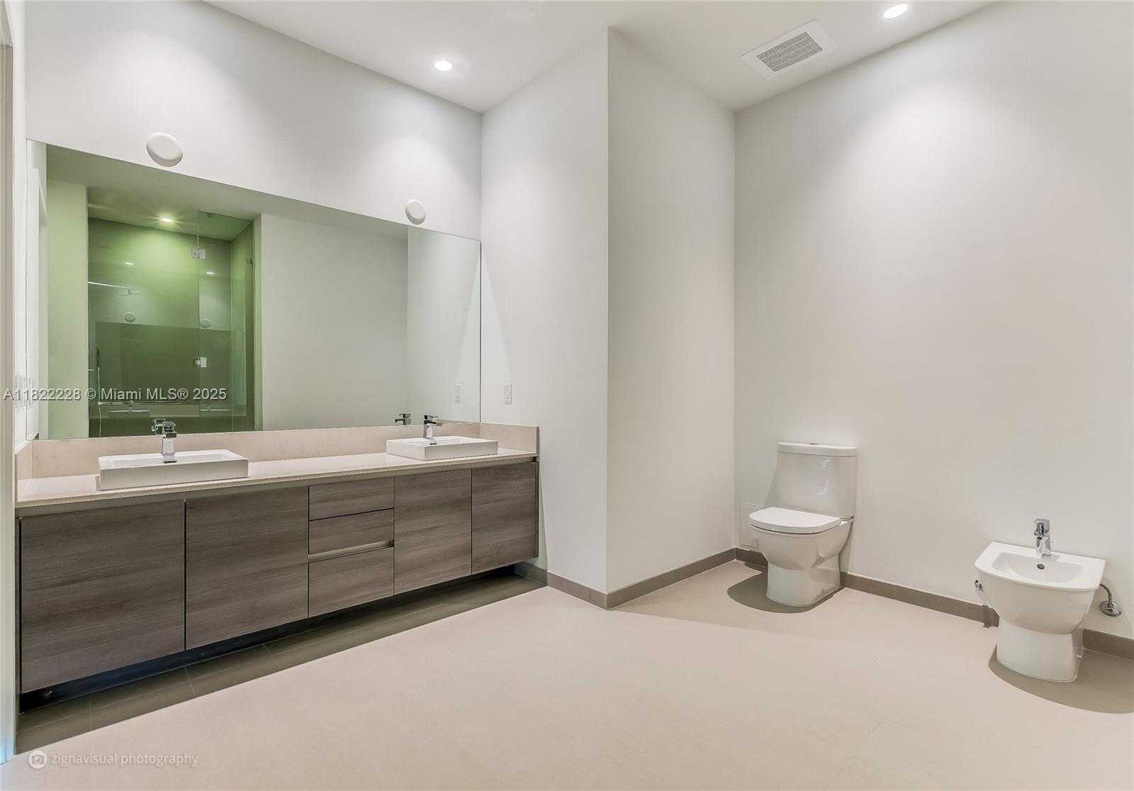 Small Image of 1080 BRICKELL AVE #4401, Miami Number 6