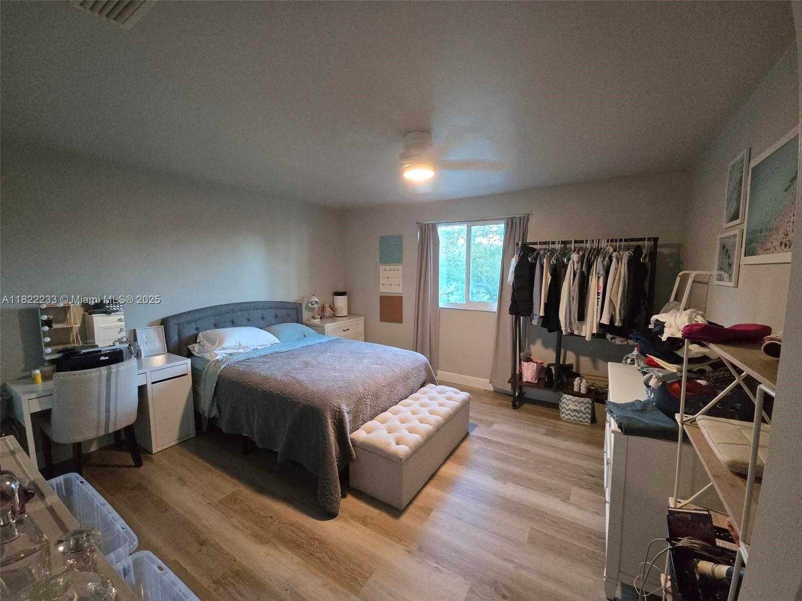 Small Image of 1055 BRIAR RIDGE RD, Weston Number 11