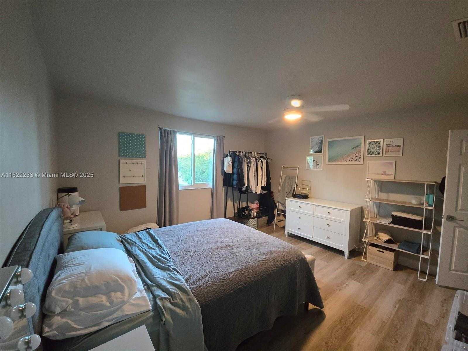 Small Image of 1055 BRIAR RIDGE RD, Weston Number 12
