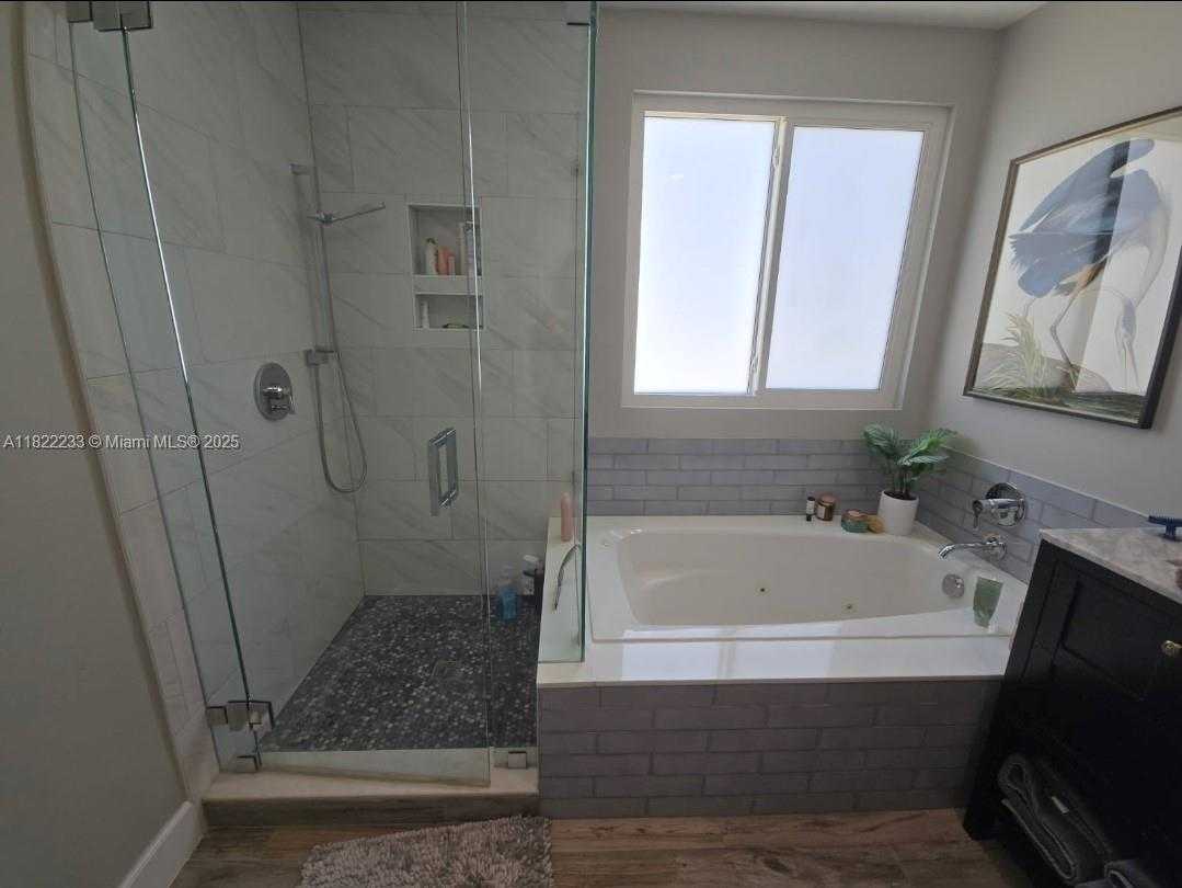 Small Image of 1055 BRIAR RIDGE RD, Weston Number 23