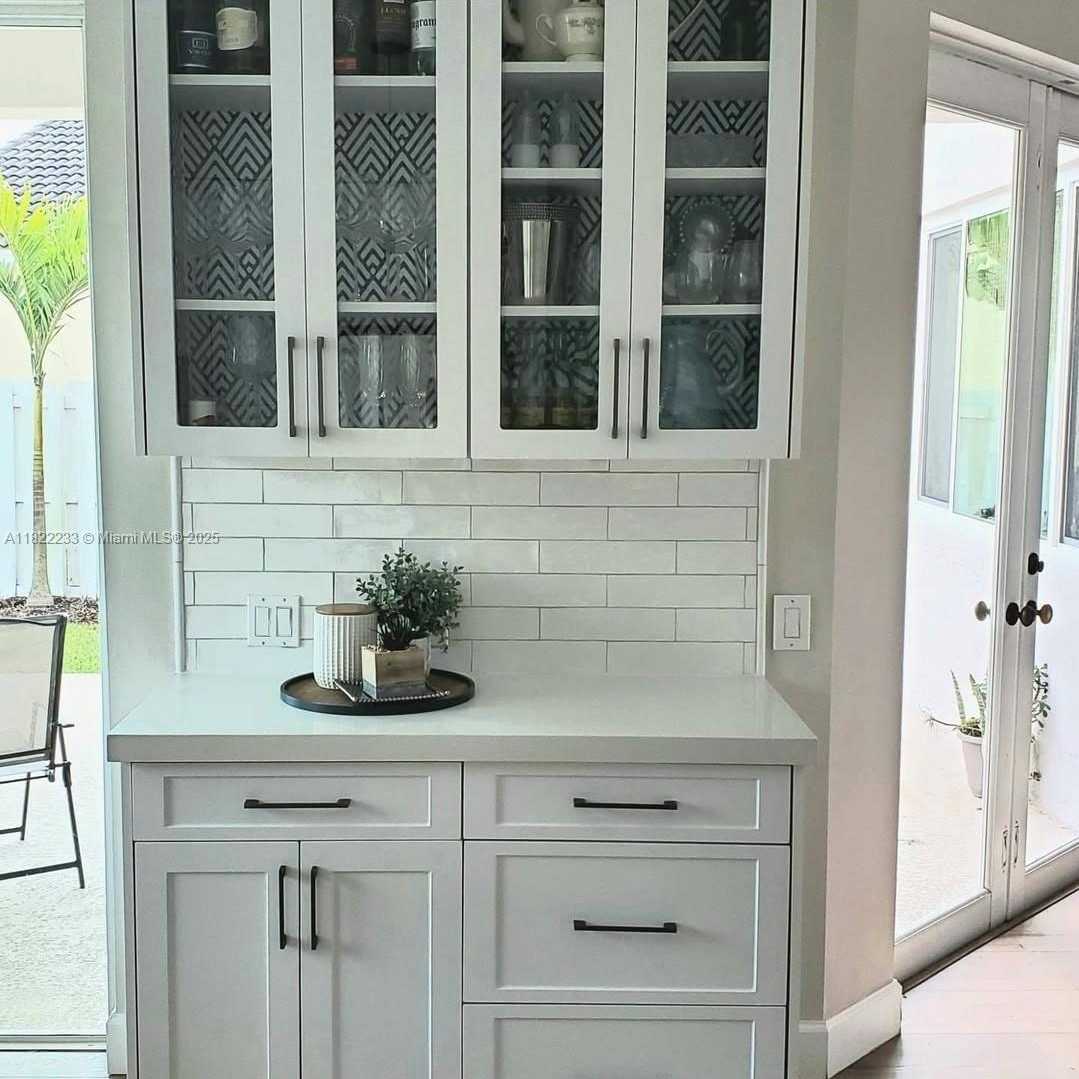 Small Image of 1055 BRIAR RIDGE RD, Weston Number 8