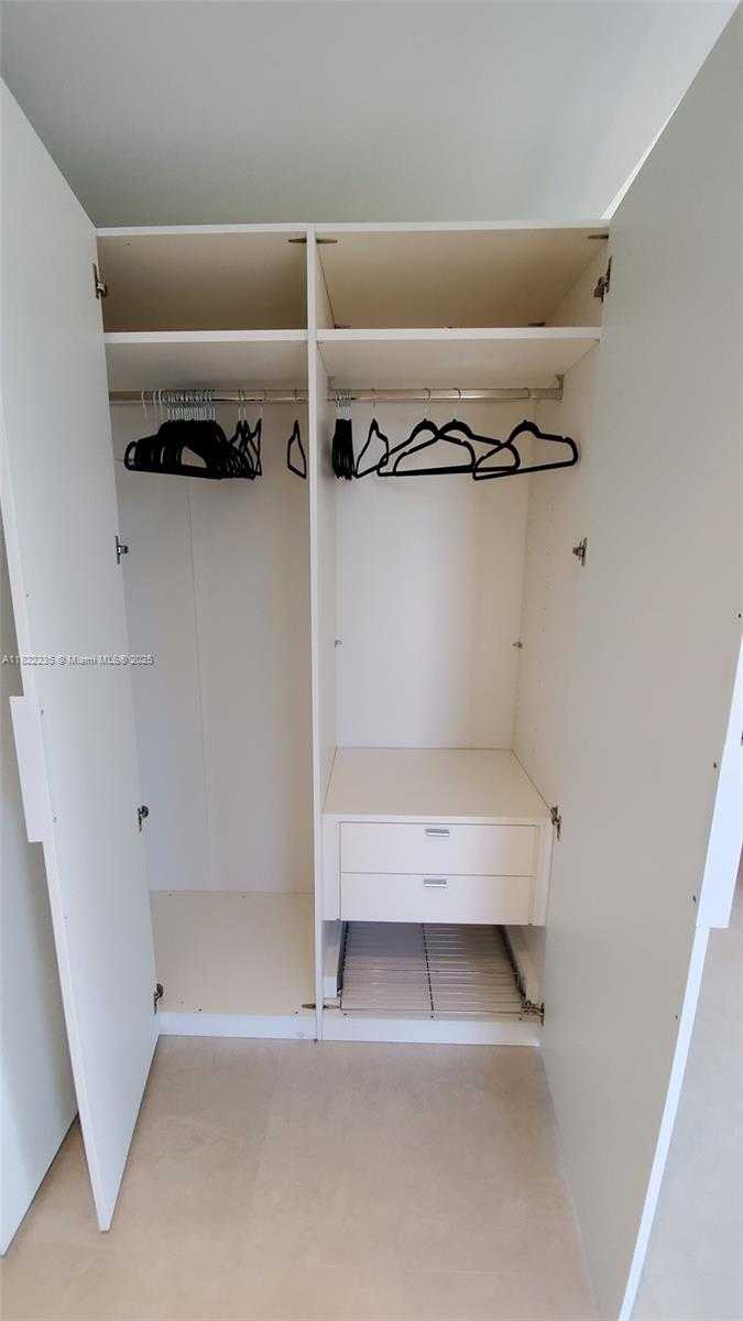 Small Image of 1010 BRICKELL AVE #2511, Miami Number 12