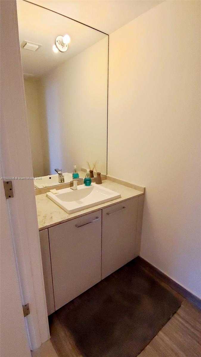 Small Image of 1010 BRICKELL AVE #2511, Miami Number 14