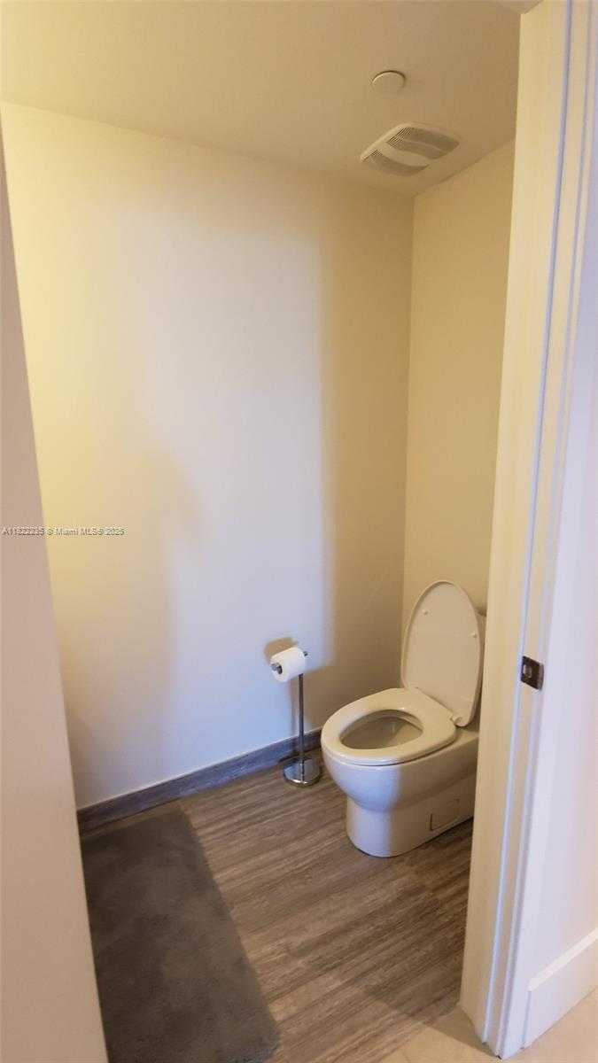 Small Image of 1010 BRICKELL AVE #2511, Miami Number 15