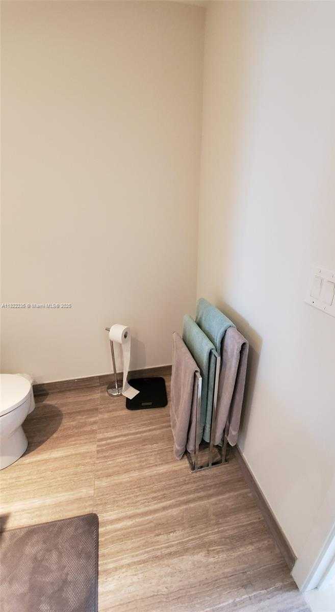 Small Image of 1010 BRICKELL AVE #2511, Miami Number 18