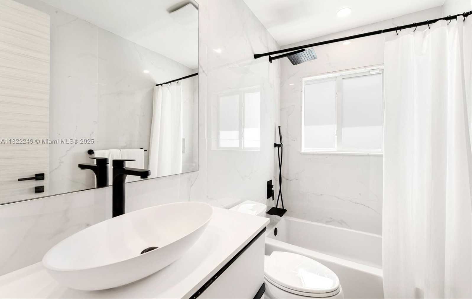 Small Image of 45 PALERMO AVE, Coral Gables Number 16