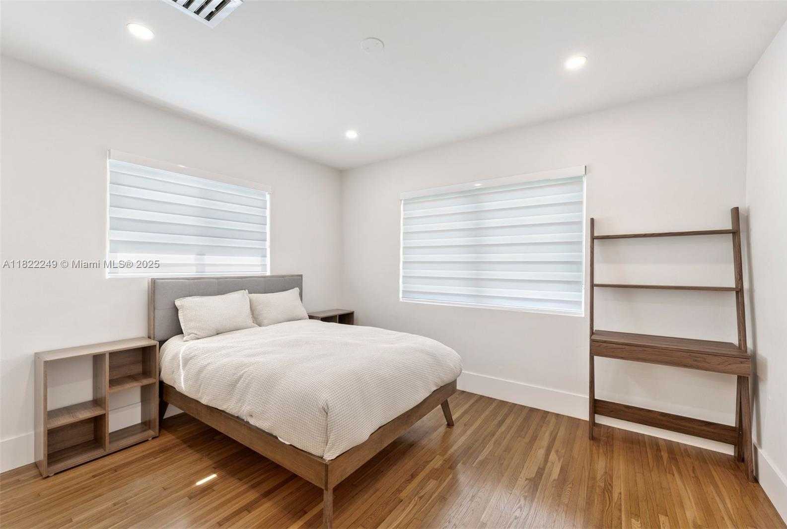 Small Image of 45 PALERMO AVE, Coral Gables Number 17