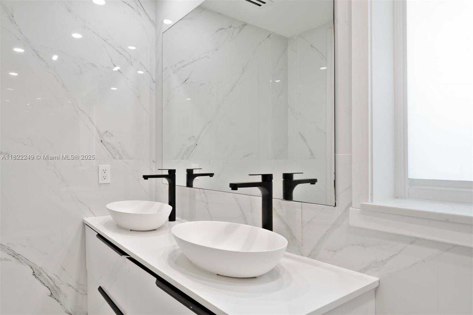 Small Image of 45 PALERMO AVE, Coral Gables Number 18