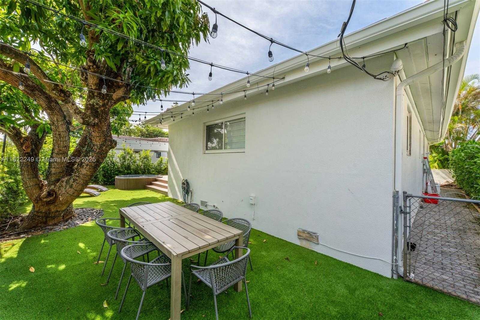 Small Image of 45 PALERMO AVE, Coral Gables Number 21