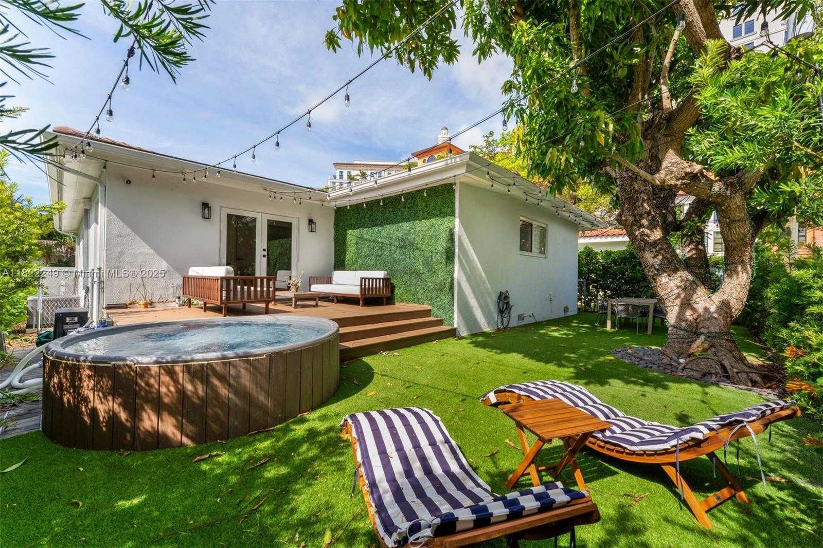 Small Image of 45 PALERMO AVE, Coral Gables Number 24