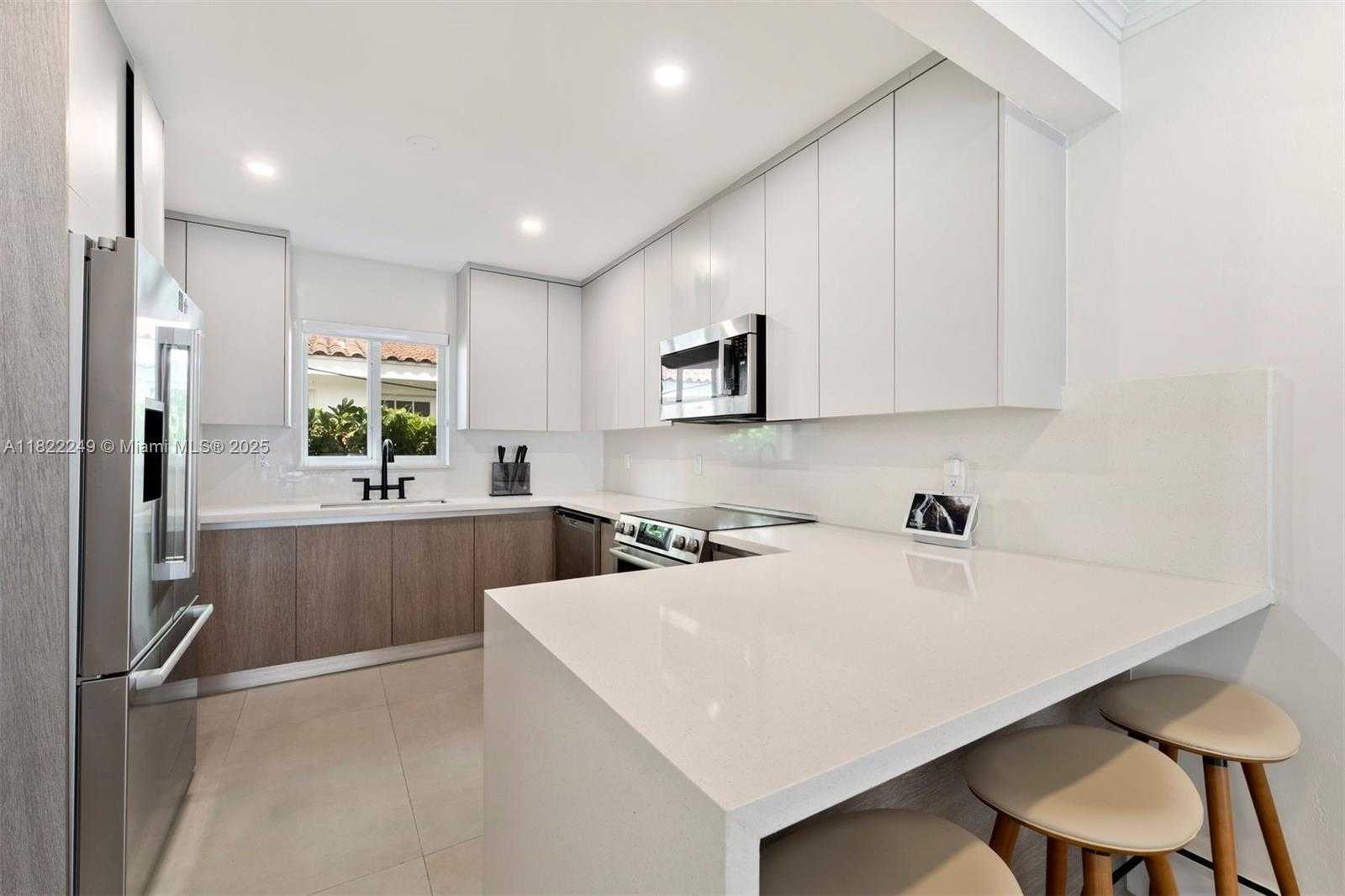 Small Image of 45 PALERMO AVE, Coral Gables Number 5