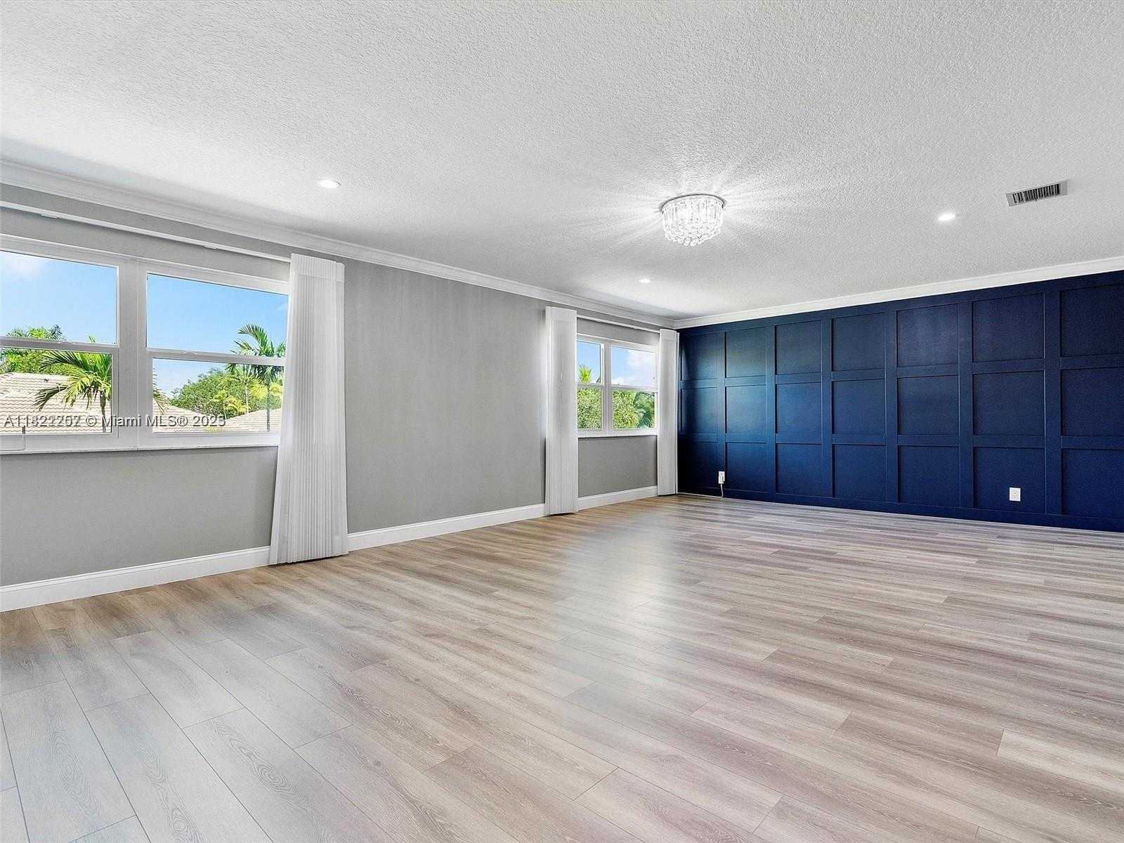 Small Image of 1175 PEREGRINE WAY, Weston Number 13