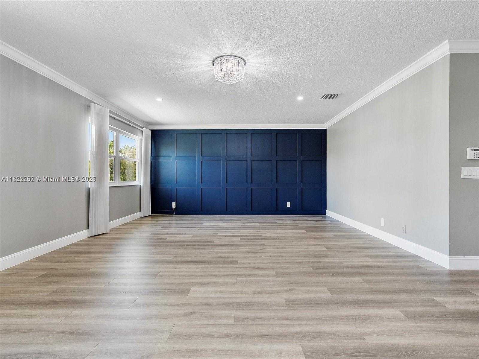 Small Image of 1175 PEREGRINE WAY, Weston Number 14