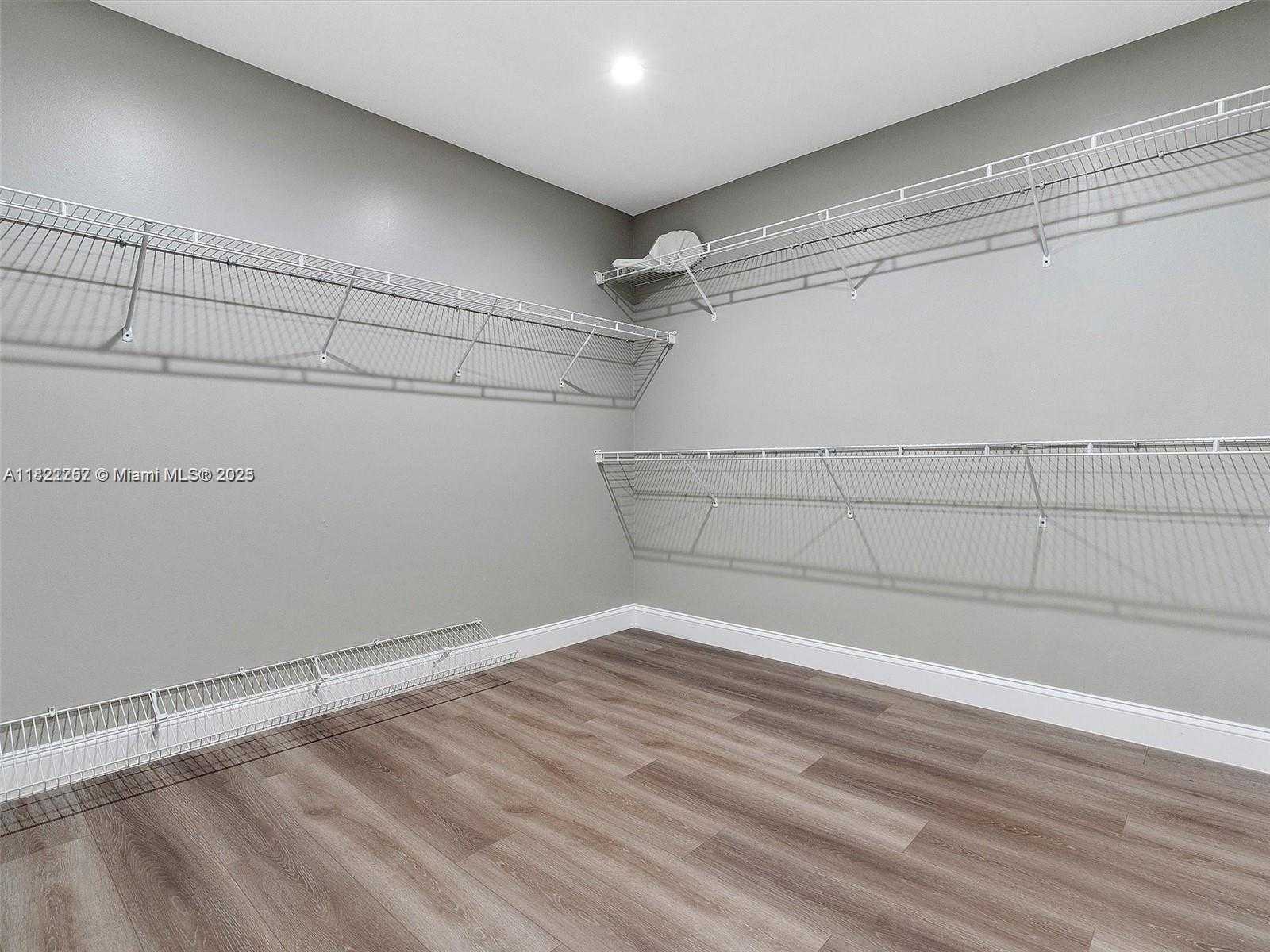Small Image of 1175 PEREGRINE WAY, Weston Number 15