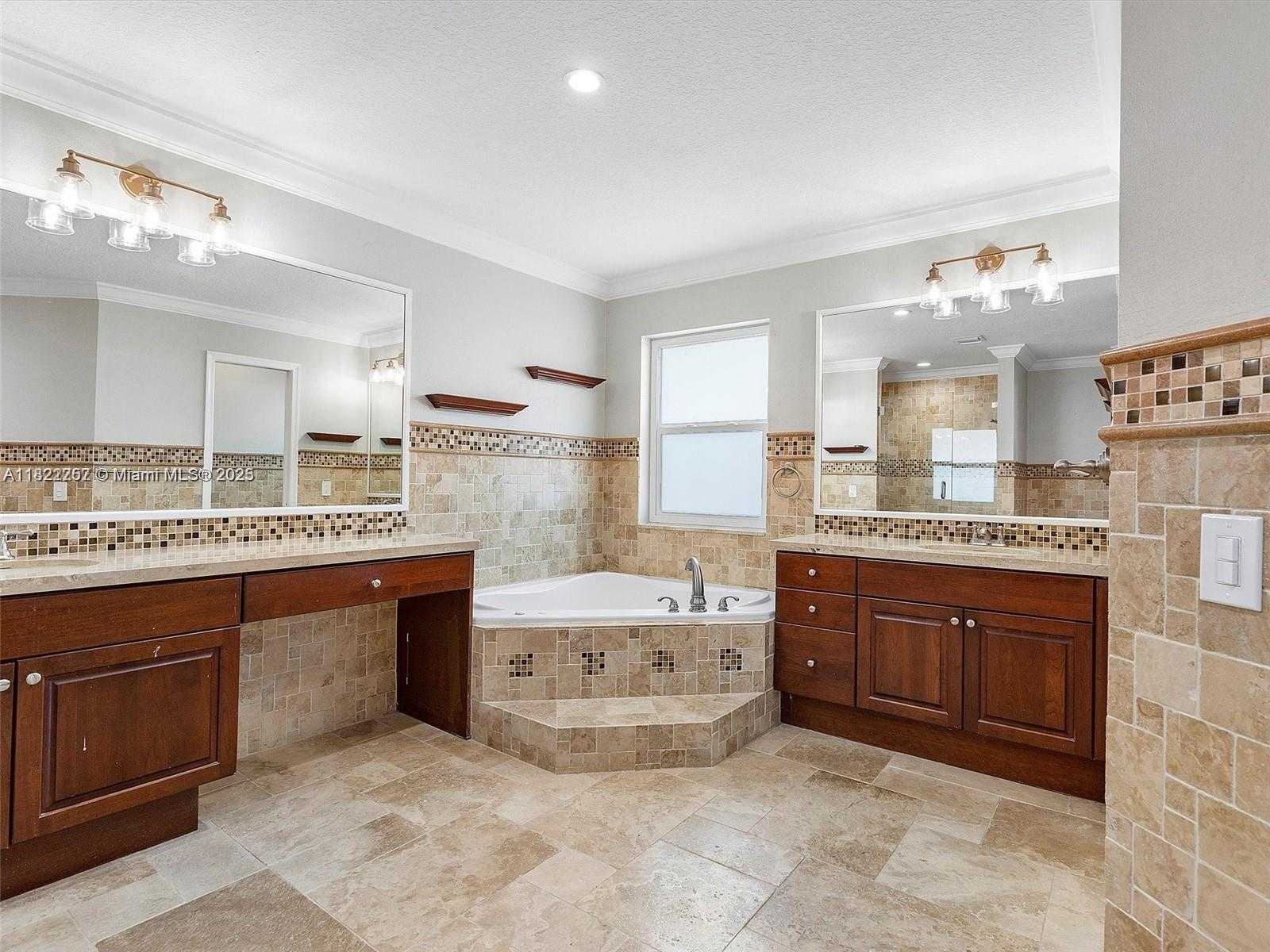 Small Image of 1175 PEREGRINE WAY, Weston Number 16