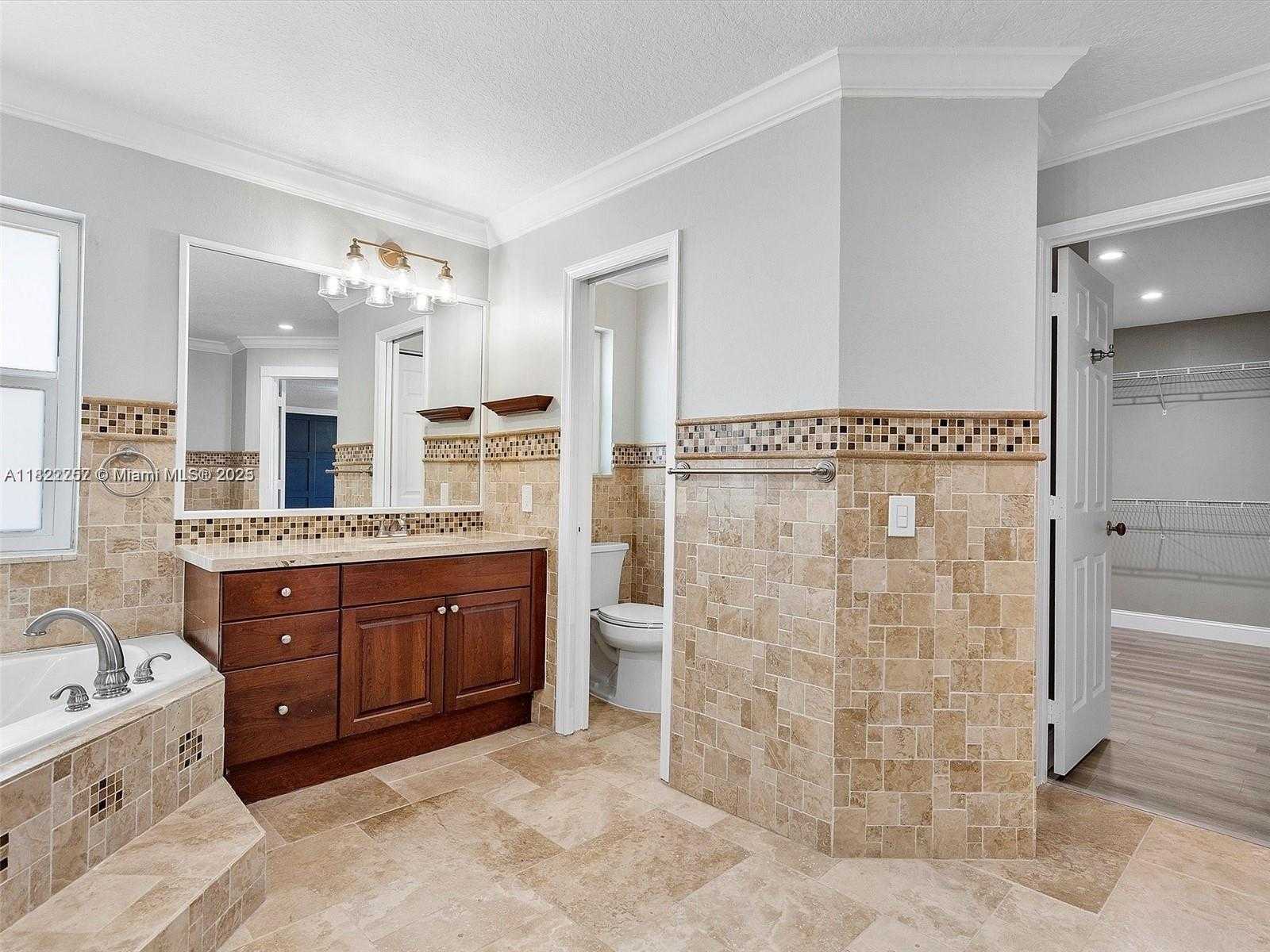 Small Image of 1175 PEREGRINE WAY, Weston Number 18