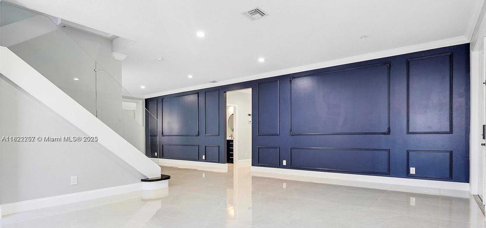 Small Image of 1175 PEREGRINE WAY, Weston Number 2